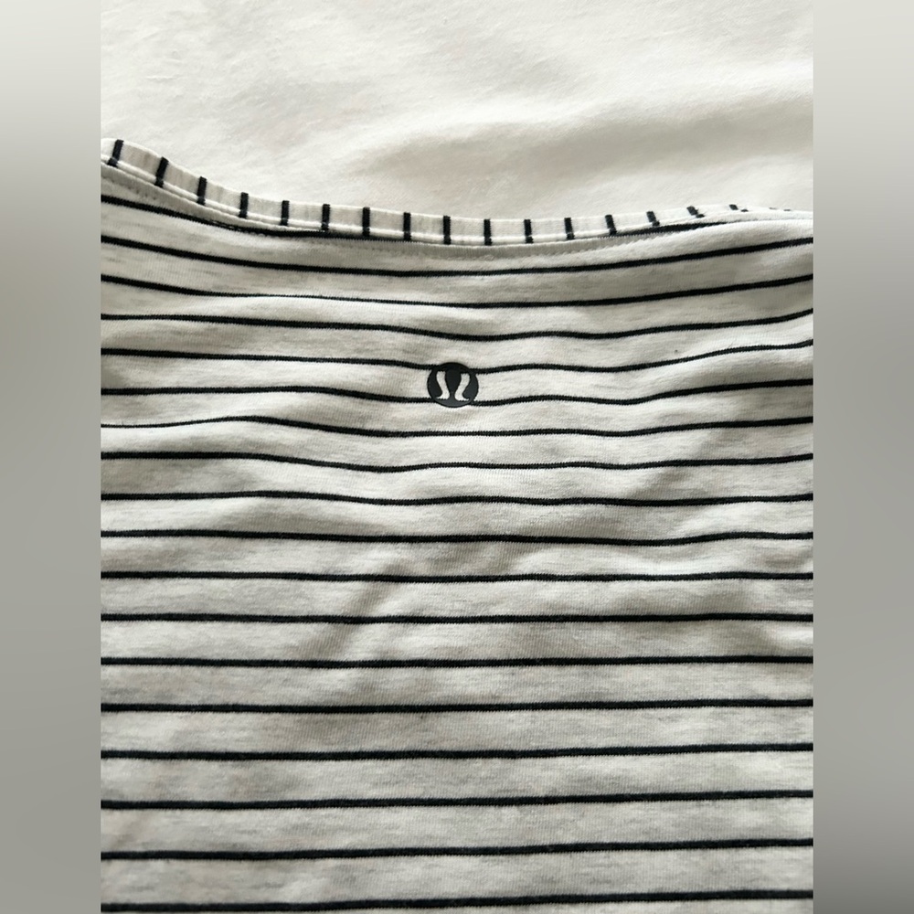 Lululemon Weekender Top - Picture 7 of 9